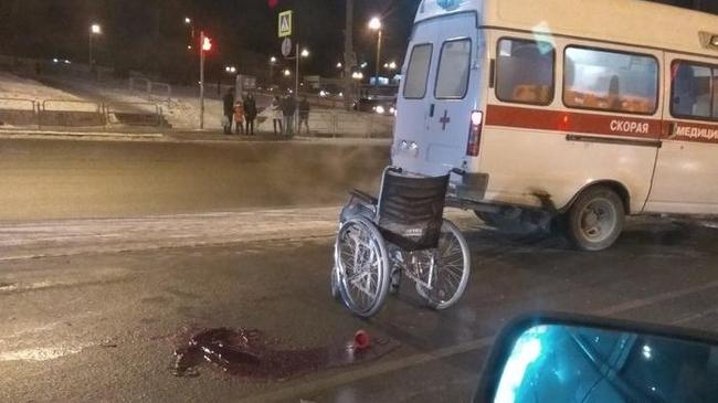 Инвалида, просившего милостыню, сбили на дороге возле ТРК «Родник»