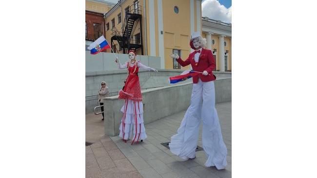 🇷🇺 Как прошел День России в Челябинске! ❓ А вы участвовали в праздничных мероприятиях? 📷 Делитесь своими впечатлениями и фото 👇