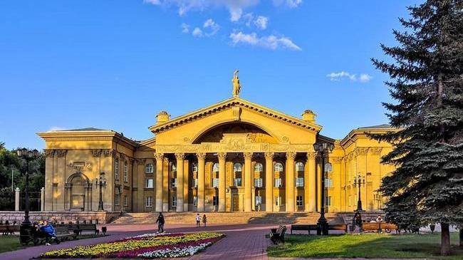 Доброе утро, Челябинск! Всем хорошей рабочей недели ✌🏻