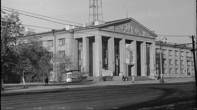 ДК ЖД. Конец 1960-ых гг. Узнали?