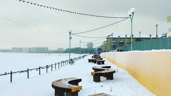 ❄ Та самая набережная, которую планируют переименовать.. ❓ А какой бы вы предложили вариант для нового названия?