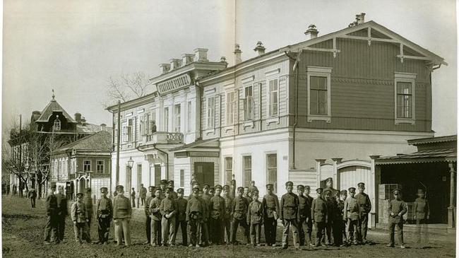 Фотографии ныне снесённого дома по улице Труда, фото ранее 1905 года.