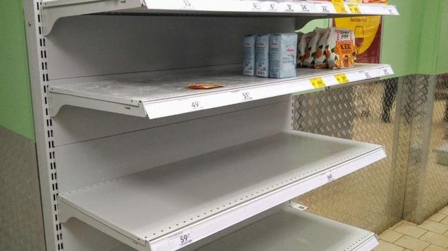 Челябинцы перестали набивать тележки продуктами первой необходимости и опустошать полки