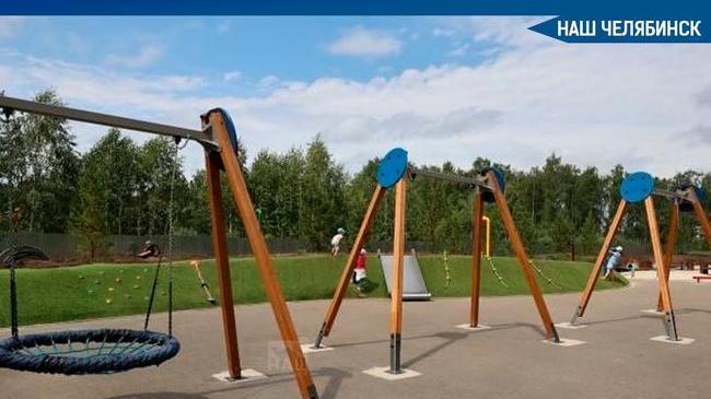 😨 В сквере возле арены «Трактор» украли двое качелей и четыре гамака,