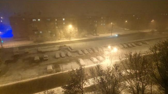 А в городе снег ❄ Началась репетиция к 25 апреля 😁 