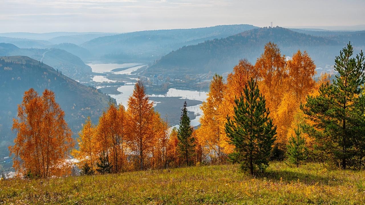 Золотая осень горы река