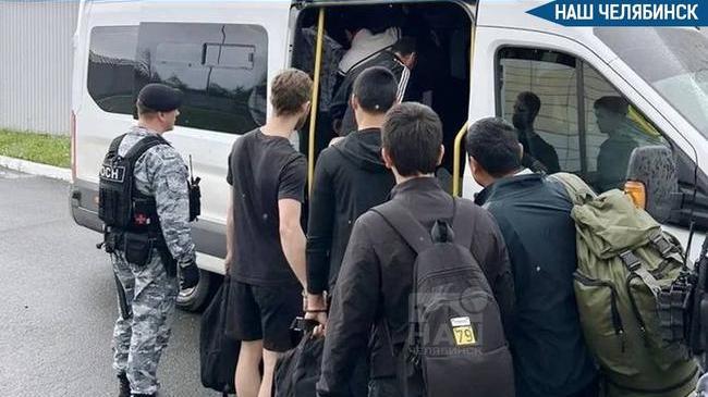 🚫 Из Челябинской области выдворили очередную группу мигрантов 