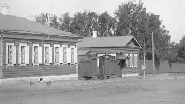 "Челябинск, тогда и сейчас!" Узнаете, что за улица на фото?🏰 Есть догадки, пиши в комментарии👇