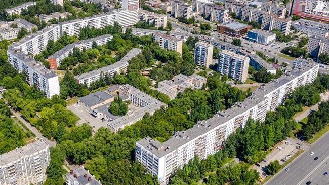 Солнечный Челябинск утопает в зелени 🌲🌳  Узнаете район? 😉