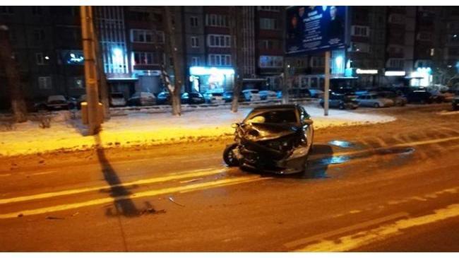 Очевидцы сообщили о 4 пострадавших в ДТП с такси в Челябинске