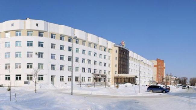 Еще один ребёнок упал с балкона восьмого этажа в Челябинске