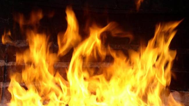 Сотрудник Росгвардии вытащил пенсионерку из горящего дома в Челябинске