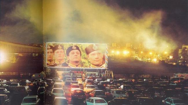 🎬 А ведь когда-то в Челябинске был уличный кинотеатр...