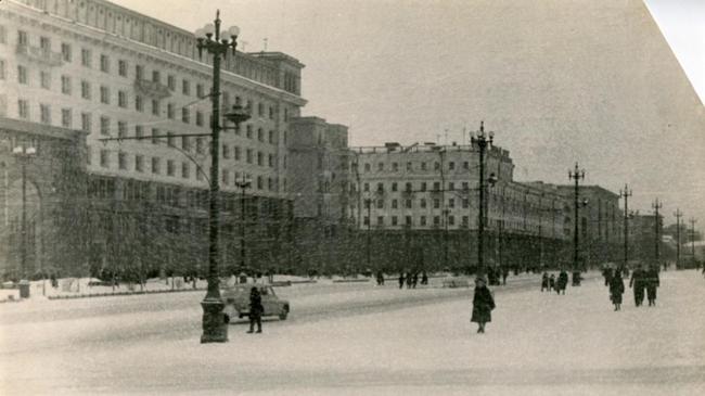 Площадь Революции, 1950-е годы