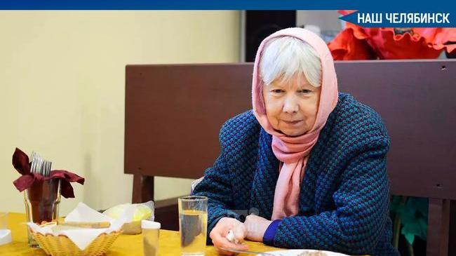🍽 "Гречка с курицей". Частное кафе в Тракторозаводском районе стало бесплатно кормить пенсионеров. 