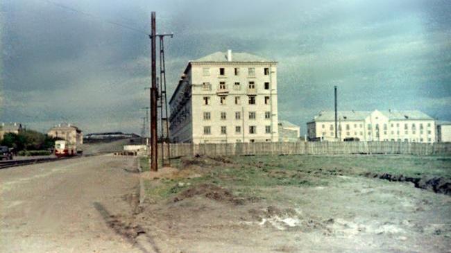 Ул. Солнечная. Строится дом на углу с ул.Каслинской, 1961 г.