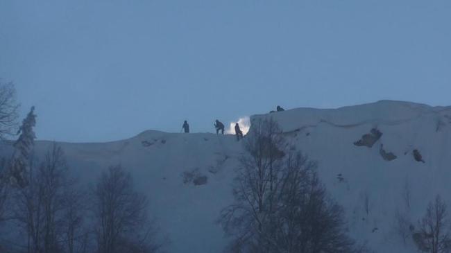 Сход снежной лавины на город предотвратили в Челябинской области.