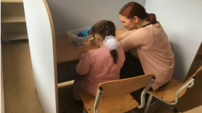 В Челябинске школьники с нарушением интеллекта пошли в обычную школу