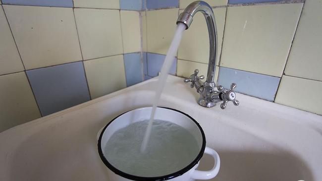 В домах пяти районов Челябинска во вторник отключат горячую воду