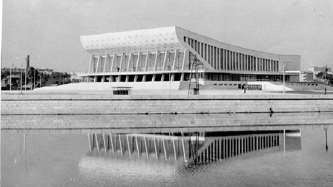 ДС "Юность", 1975 год. Какая же чистая река "Миасс"!