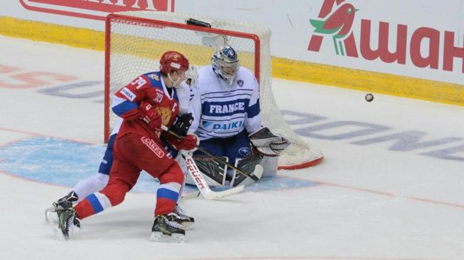 Олимпийская сборная России по хоккею разгромила французскую команду в Челябинске