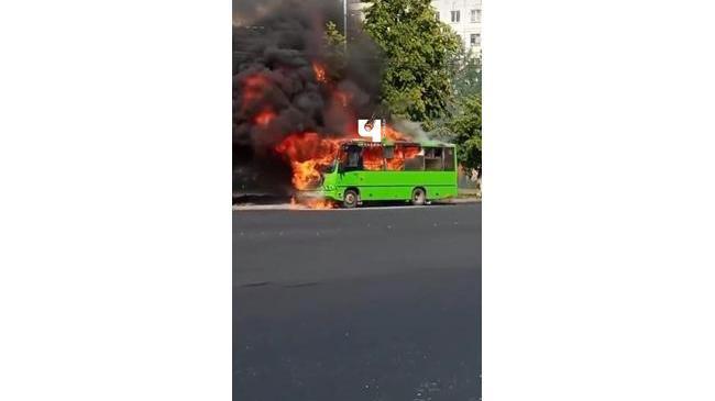 ⚡ В Челябинске загорелся автобус 