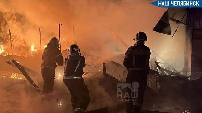 🔥 Сильный пожар случился в Челябинске