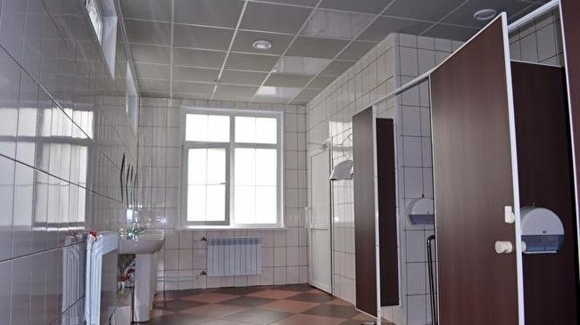 Челябинску на 280-летие подарили двухэтажный туалет для Кировки