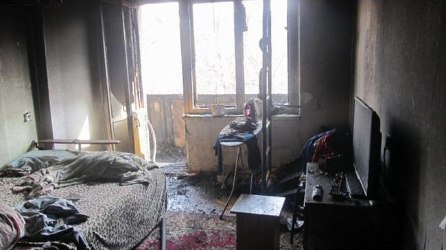 3 детей и 2 взрослых увезли в больницу с пожаров в Челябинске