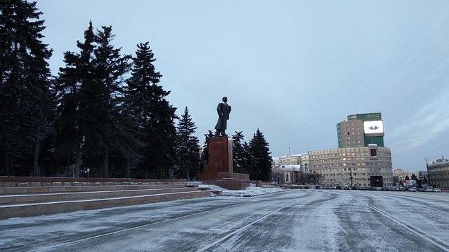 В Челябинске закончили ремонтировать Ленина на площади