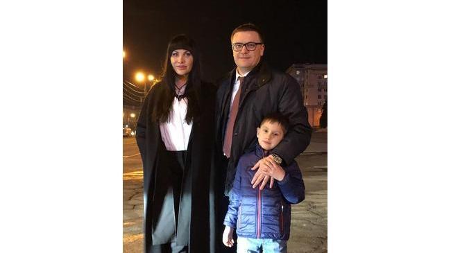 Алексей Текслер привез в Челябинск жену и сына