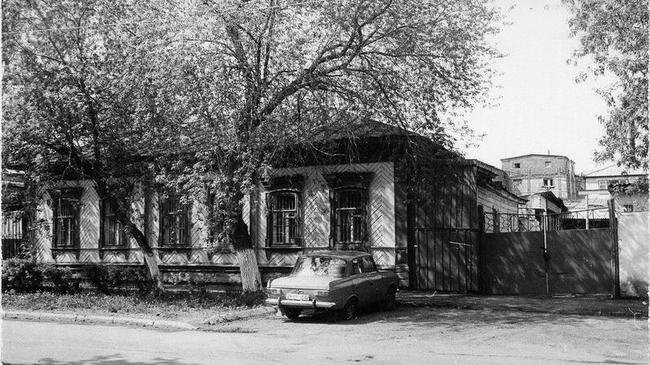 Дома Шихова и Ахунова на улице Елькина, построенные ещё до 1881 года