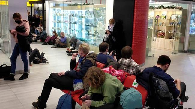 ⚡✈Международный аэропорт имени Игоря Курчатова закрыт из-за сильного снегопада. 