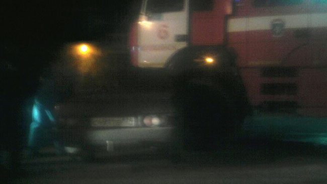 Пожарный «Урал» подмял под себя ВАЗ в Копейске