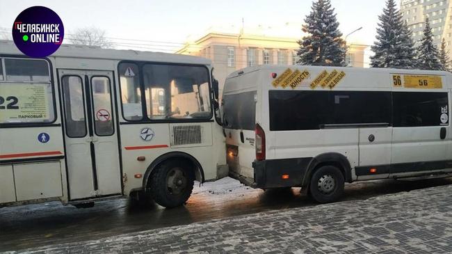 ⛔ В ДТП с двумя маршрутками пострадала пассажирка.