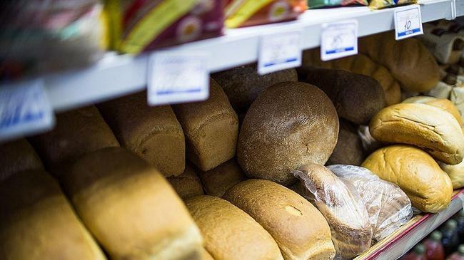 В одном из продуктовых Челябинска старикам стали раздавать бесплатный хлеб