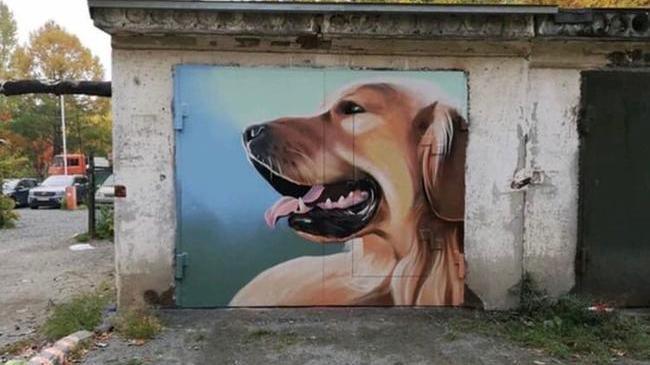 🎨 Челябинец нарисовал портрет своей четвероногого друга на гараже 🐕 