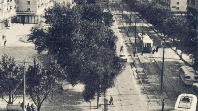 Фото сделано от Теплотеха в сторону центра, перекресток Кирова и пр. Победы. Фотография 60-х годов.