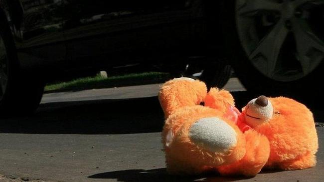 Шестилетний ребенок погиб под колесами иномарки в Челябинске 