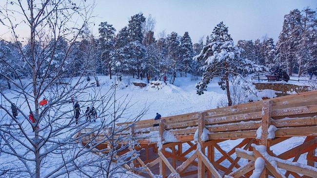 ❄ Катание на горке в парке Гагарина. А какие ваши любимые зимние развлечения?