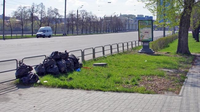 До 20 мая из Челябинска должны исчезнуть сотни черных мешков