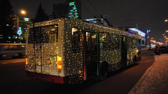 Смотрите, какая красота разъезжает по нашему городу! 😉🎄👍🏻