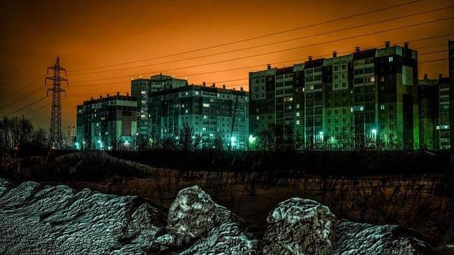 Вечер в городе с подсветкой от чуриловских теплиц 😱