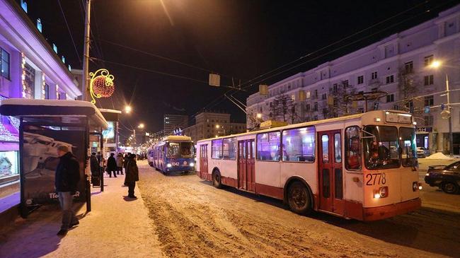 Троллейбусы в центре Челябинска начнут останавливаться на новом месте