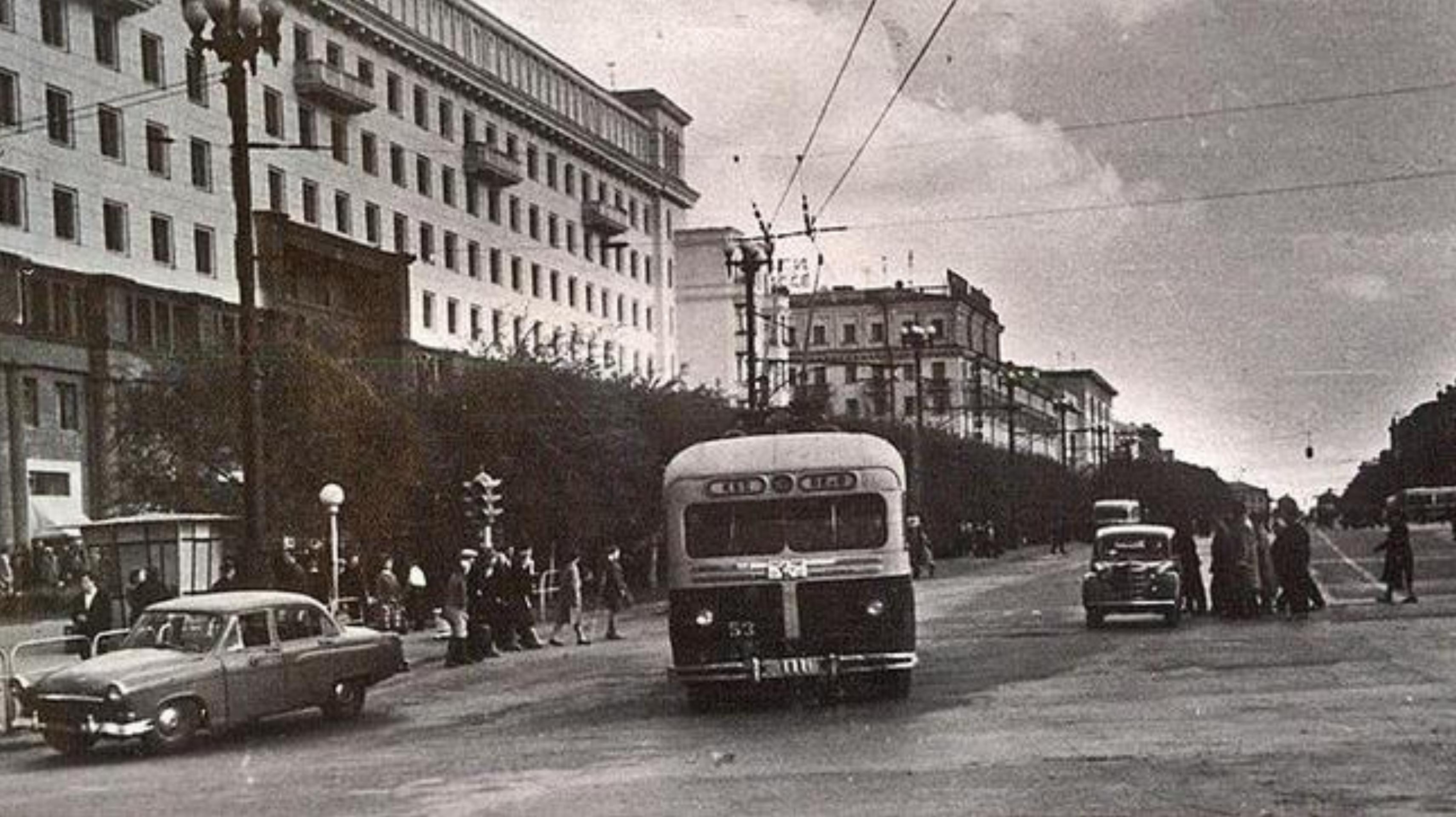 Проспект ленина троллейбусы. Проспект Ленина 1970 Челябинск. Челябинск проспект Ленина СССР. Проспект Ленина Челябинск 1930. Пр Ленина Челябинск в 1960.