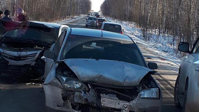 Под Челябинском в массовой аварии сошлись шесть автомобилей‍