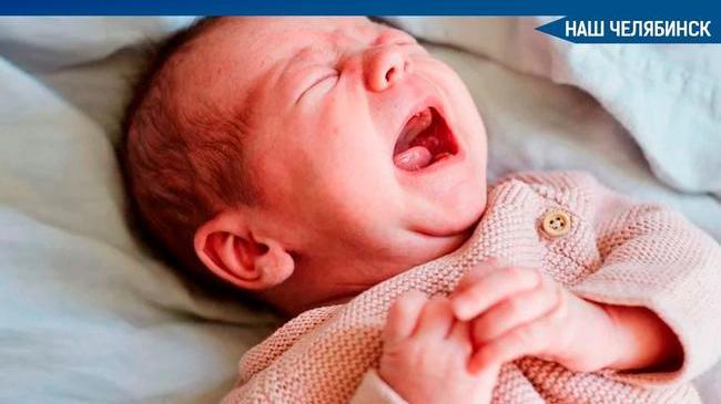 ❗⚡ Двухмесячную девочку, которую госпитализировали со сломанной рукой и гематомами, перевезли из копейской больницы в Челябинск. 