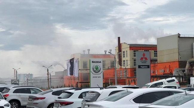 Челябинцы делятся фото необычного тумана: завод сбросил пар 
