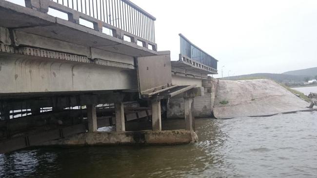 В Челябинской области четверо подростков пострадали при обрушении моста