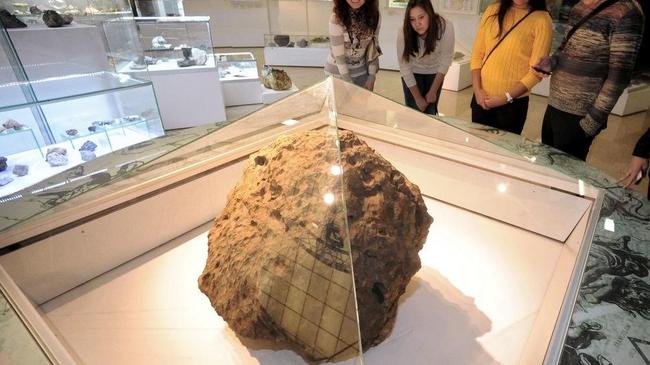 ФСБ нашла похищенный из музея фрагмент челябинского метеорита